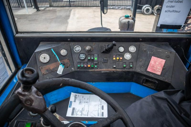 Cabeza tractora Terberg TERBERG RT28 - 4X4: foto 6 Cabeza tractora Terberg TERBERG RT28 - 4X4: foto 6