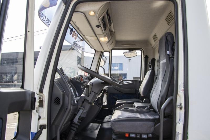 Iveco EUROCARGO 90E18- E5 +Porte-bagages réglable - Camión caja cerrada: foto 5 Iveco EUROCARGO 90E18- E5 +Porte-bagages réglable - Camión caja cerrada: foto 5