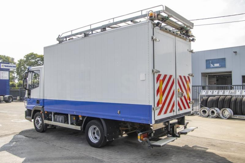 Iveco EUROCARGO 90E18- E5 +Porte-bagages réglable - Camión caja cerrada: foto 4 Iveco EUROCARGO 90E18- E5 +Porte-bagages réglable - Camión caja cerrada: foto 4