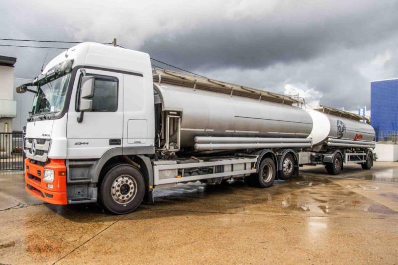 Mercedes ACTROS 2544-MP3+MAGYAR-INOX-18.200L+6COMP - Camión cisterna: foto 1 Mercedes ACTROS 2544-MP3+MAGYAR-INOX-18.200L+6COMP - Camión cisterna: foto 1