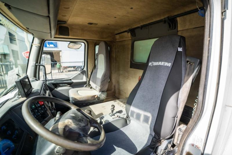 Foto del interior 1: Camión caja abierta, Camión grúa Renault MIDULM 220 DCI - PAFLINGER PK 6001
