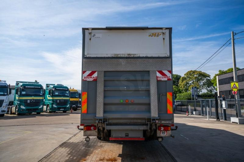 Volvo FL 240 (18t) + DHOLLANDIA 1.5T - Camión caja cerrada: foto 4 Volvo FL 240 (18t) + DHOLLANDIA 1.5T - Camión caja cerrada: foto 4