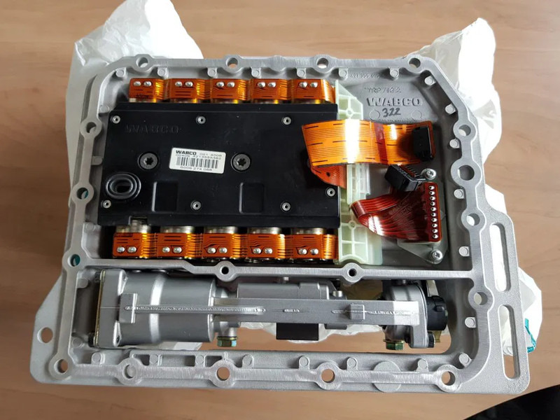 DAF ZF 12AS2130td, 1353030006/DAF1681753 - Caja de cambios: foto 4 DAF ZF 12AS2130td, 1353030006/DAF1681753 - Caja de cambios: foto 4