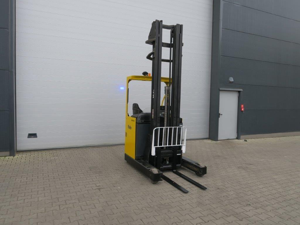 Yale MR14H - TRIPLEX - Retráctil: foto 2 Yale MR14H - TRIPLEX - Retráctil: foto 2