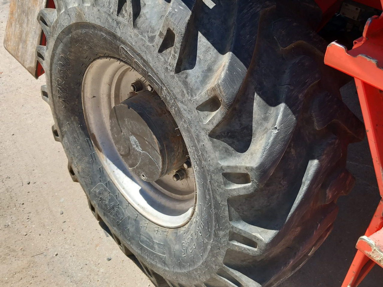 Manipulador telescópico MANITOU MRT1742: foto 12