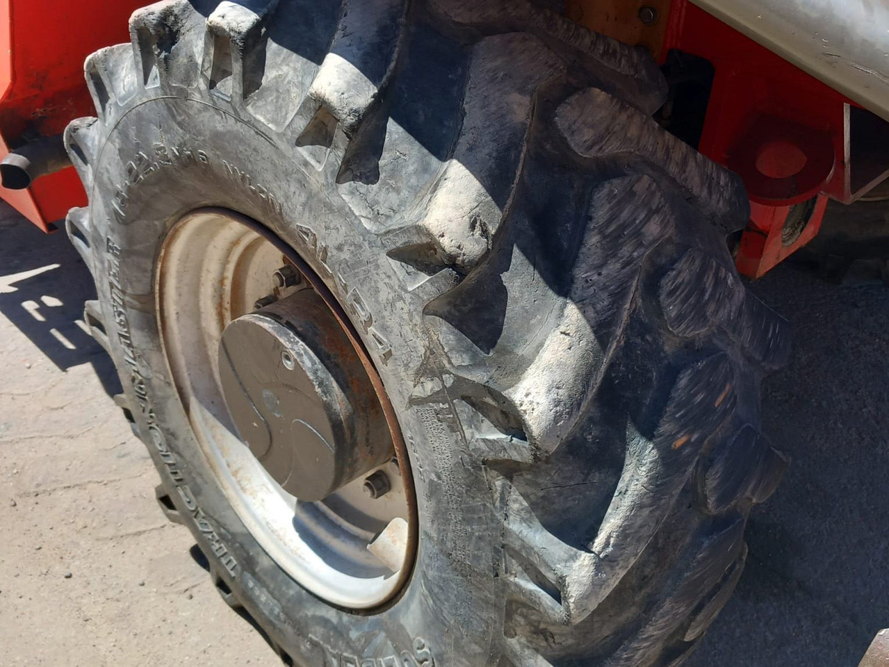 Manipulador telescópico MANITOU MRT1742: foto 11