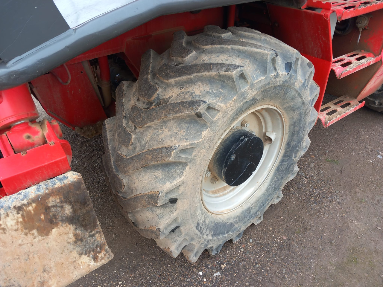 Manipulador telescópico MANITOU MRT1742: foto 15