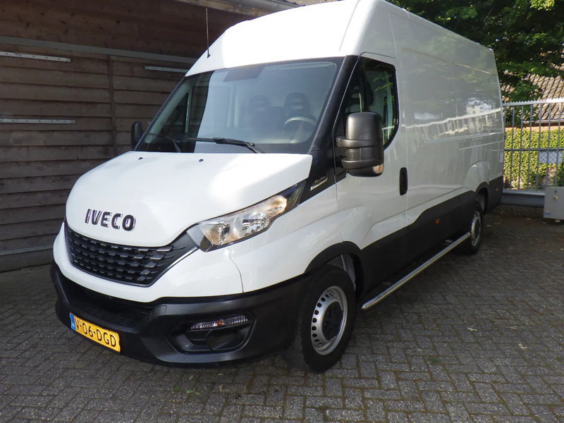 Iveco Daily 35S14 L3/ H2 Hi Matic Automaat / Trekhaak - Furgón: foto 1 Iveco Daily 35S14 L3/ H2 Hi Matic Automaat / Trekhaak - Furgón: foto 1