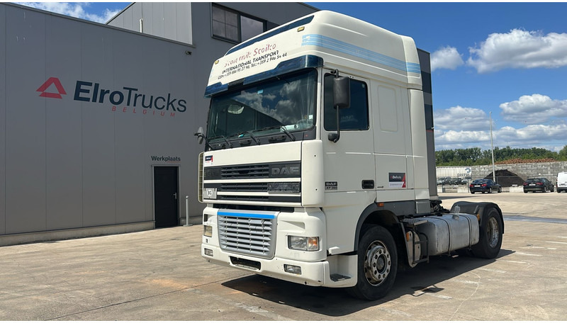 DAF 95 XF 380 (BOITE MANUELLE / EURO 3 / MANUAL GEARBOX / TRES BONNE ETAT) - Cabeza tractora: foto 1 DAF 95 XF 380 (BOITE MANUELLE / EURO 3 / MANUAL GEARBOX / TRES BONNE ETAT) - Cabeza tractora: foto 1