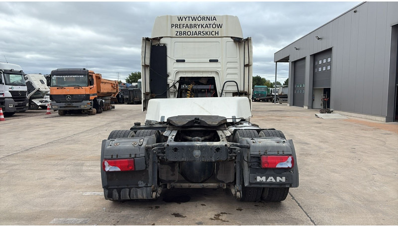 MAN TGA 18.430 (PTO / POMPE HYDRAULIQUE / MANUAL GEARBOX / BOITE MANUELLE / HYDRAULIC PUMP) - Cabeza tractora: foto 5 MAN TGA 18.430 (PTO / POMPE HYDRAULIQUE / MANUAL GEARBOX / BOITE MANUELLE / HYDRAULIC PUMP) - Cabeza tractora: foto 5