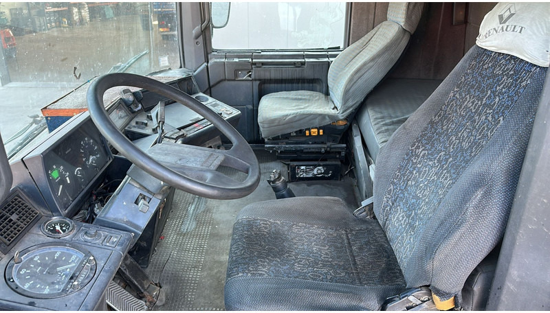 Leasing de Renault Magnum AE 420 (2 CULASSE / GRAND PONT / POMPE MANUELLE / MANUAL PUMP) Renault Magnum AE 420 (2 CULASSE / GRAND PONT / POMPE MANUELLE / MANUAL PUMP): foto 16