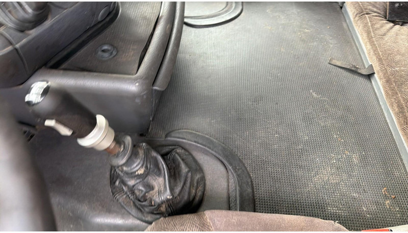 Leasing de Scania R164-480 (RETARDER / BOITE MANUELLE / MANUAL GEARBOX / STEEL SUSP. / LAMES / V8) Scania R164-480 (RETARDER / BOITE MANUELLE / MANUAL GEARBOX / STEEL SUSP. / LAMES / V8): foto 17 Leasing de Scania R164-480 (RETARDER / BOITE MANUELLE / MANUAL GEARBOX / STEEL SUSP. / LAMES / V8) Scania R164-480 (RETARDER / BOITE MANUELLE / MANUAL GEARBOX / STEEL SUSP. / LAMES / V8): foto 17