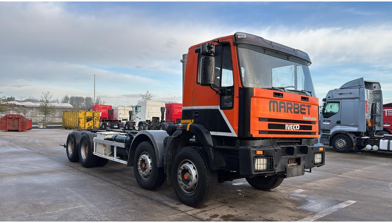 Iveco EUROTRAKKER 340 E 34 (POMPE MANUELLE / GRAND PONT / LAMES / MANUAL PUMP / BIG AXLE / STEEL SUSP.) - Camión chasis: foto 3 Iveco EUROTRAKKER 340 E 34 (POMPE MANUELLE / GRAND PONT / LAMES / MANUAL PUMP / BIG AXLE / STEEL SUSP.) - Camión chasis: foto 3