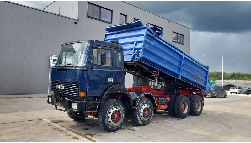 Iveco Magirus 340-34 (GRAND PONT / LAMES / POMPE MANUELLE / PARFAIT) - Camión volquete: foto 1 Iveco Magirus 340-34 (GRAND PONT / LAMES / POMPE MANUELLE / PARFAIT) - Camión volquete: foto 1