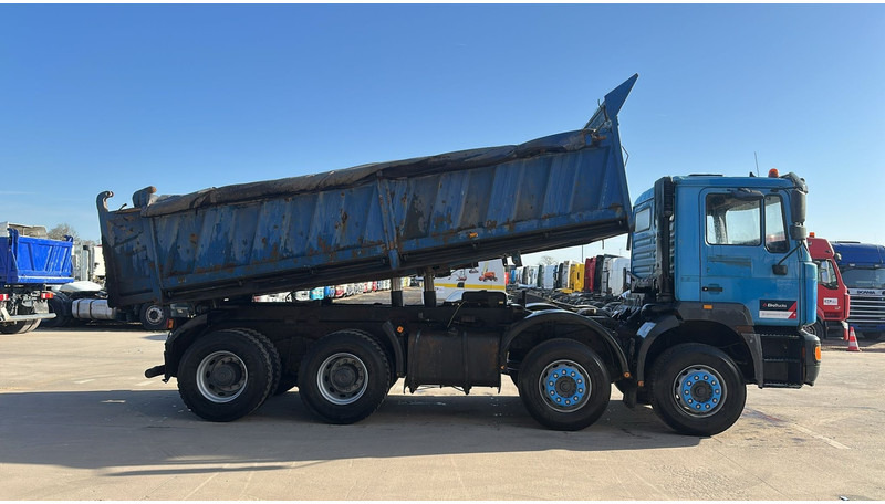 MAN 35.364 (STEEL SUSP. / 6 CYLINDER / BIG AXLE / EURO 2 / MEILLER TIPPER) - Camión volquete: foto 4 MAN 35.364 (STEEL SUSP. / 6 CYLINDER / BIG AXLE / EURO 2 / MEILLER TIPPER) - Camión volquete: foto 4