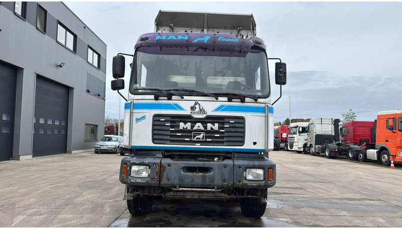 MAN 41.414 (6 CYLINDER / STEEL SUSP. / LAMES / BIG AXLE / GRAND PONT) - Camión volquete: foto 2 MAN 41.414 (6 CYLINDER / STEEL SUSP. / LAMES / BIG AXLE / GRAND PONT) - Camión volquete: foto 2