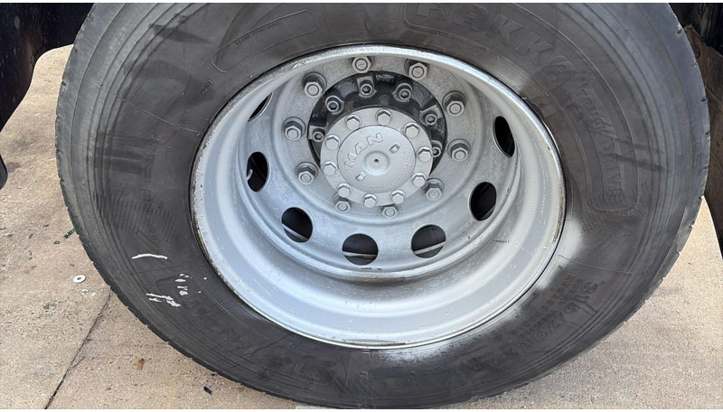 Camión chasis MAN TGA 18.410 (POMPE MANUELLE / MANUAL PUMP / BOITE MANUELLE / MANUAL GEARBOX): foto 17 Camión chasis MAN TGA 18.410 (POMPE MANUELLE / MANUAL PUMP / BOITE MANUELLE / MANUAL GEARBOX): foto 17