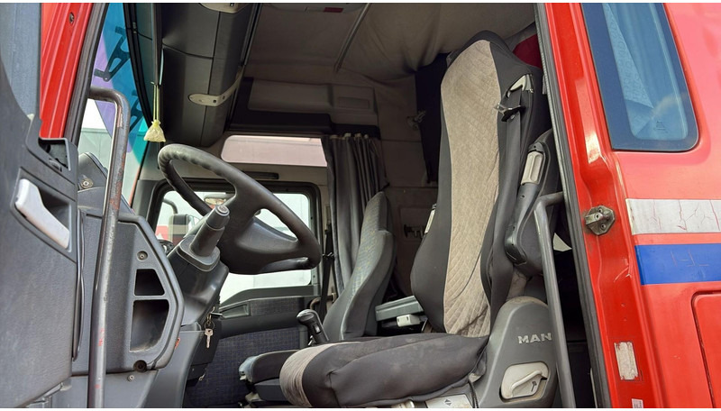 Camión chasis MAN TGA 18.410 (POMPE MANUELLE / MANUAL PUMP / BOITE MANUELLE / MANUAL GEARBOX): foto 20 Camión chasis MAN TGA 18.410 (POMPE MANUELLE / MANUAL PUMP / BOITE MANUELLE / MANUAL GEARBOX): foto 20