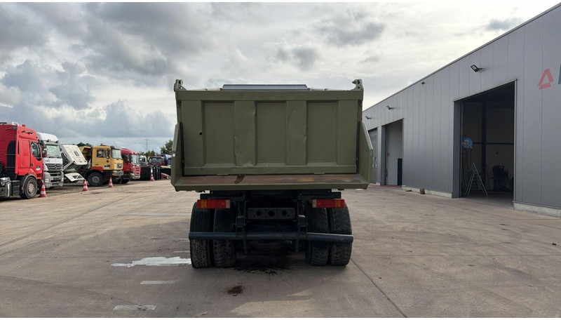 Mercedes-Benz Actros 3235 (EPS / LAMES / GRAND PONT / STEEL SUSP. / 3 PEDALES / MP1) - Camión volquete: foto 5 Mercedes-Benz Actros 3235 (EPS / LAMES / GRAND PONT / STEEL SUSP. / 3 PEDALES / MP1) - Camión volquete: foto 5