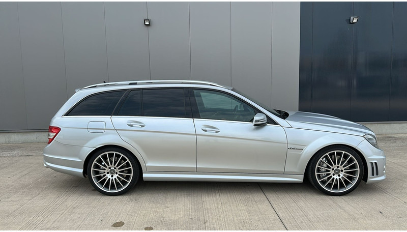 Mercedes-Benz C-Klasse 63 AMG (LICHTE VRACHT / BELGISCHE WAGEN / V8 / OPEN DAK) - Coche: foto 4 Mercedes-Benz C-Klasse 63 AMG (LICHTE VRACHT / BELGISCHE WAGEN / V8 / OPEN DAK) - Coche: foto 4