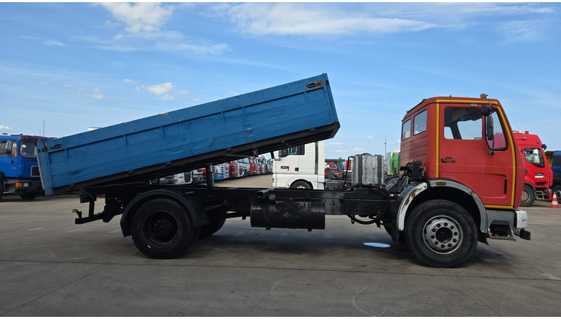 Mercedes-Benz SK 1624 (V8 / LAMES / GRAND PONT / STEEL SUSP. / BIG AXLE) - Camión volquete: foto 4 Mercedes-Benz SK 1624 (V8 / LAMES / GRAND PONT / STEEL SUSP. / BIG AXLE) - Camión volquete: foto 4