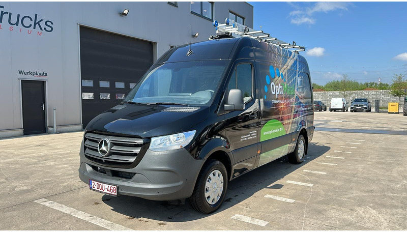 Mercedes-Benz Sprinter 317 (AUTOMAAT / AIRCO / MBUX / L2H2 / TREKHAAK / CAMERA + PARKEERSENSOREN / 3 ZITPLAATSEN) - Furgón: foto 1 Mercedes-Benz Sprinter 317 (AUTOMAAT / AIRCO / MBUX / L2H2 / TREKHAAK / CAMERA + PARKEERSENSOREN / 3 ZITPLAATSEN) - Furgón: foto 1