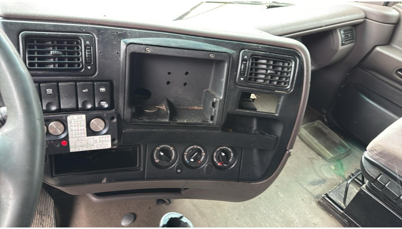 Leasing de Renault AE 440 Magnum E-tech (BOITE MANUELLE / MANUAL GEARBOX / 6X2) Renault AE 440 Magnum E-tech (BOITE MANUELLE / MANUAL GEARBOX / 6X2): foto 16