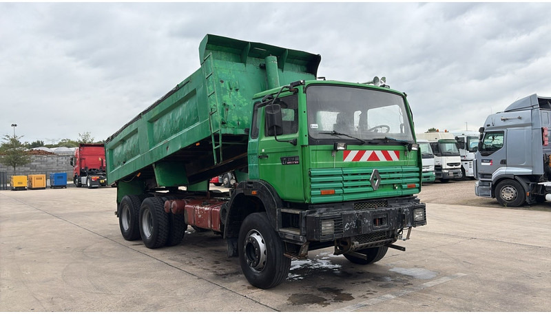 Renault G 300 MAXTER (GRAND PONT / POMPE MANUELLE / 6X4) - Camión volquete: foto 3 Renault G 300 MAXTER (GRAND PONT / POMPE MANUELLE / 6X4) - Camión volquete: foto 3