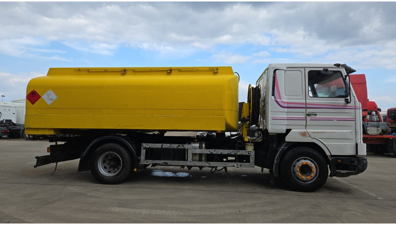 Scania 113-360 (13500L / POMPE MANUELLE / MANUAL PUMP / TOP CONDITION / WITH PUMP + COUNTER !!) - Camión cisterna: foto 4 Scania 113-360 (13500L / POMPE MANUELLE / MANUAL PUMP / TOP CONDITION / WITH PUMP + COUNTER !!) - Camión cisterna: foto 4
