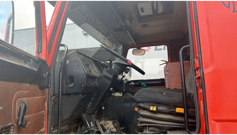 Leasing de Scania 93-280 (POMPE MANUELLE / MANUAL PUMP / 6X4 / STEEL SUSP. / LAMES) Scania 93-280 (POMPE MANUELLE / MANUAL PUMP / 6X4 / STEEL SUSP. / LAMES): foto 13