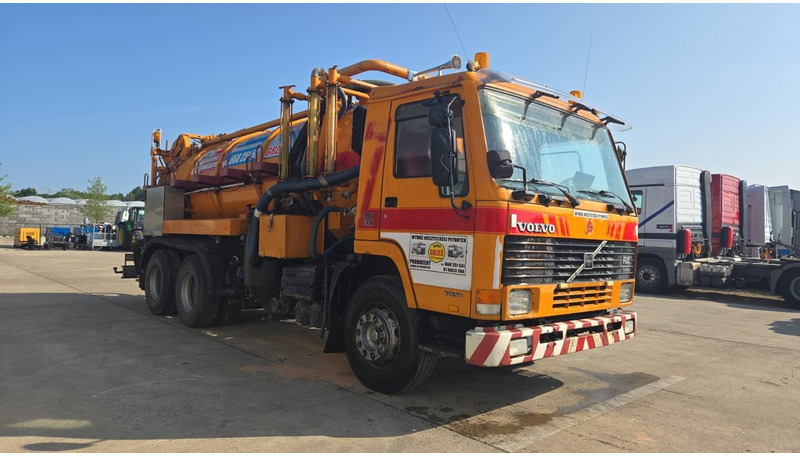 Volvo FL 10 - 320 (10500L + 1500L / 10 TYRES FULL STEEL / HIGH PRESSURE + VACUUM / POMPE MANUELLE / MANUAL PUMP) - Limpieza de alcantarillado: foto 3 Volvo FL 10 - 320 (10500L + 1500L / 10 TYRES FULL STEEL / HIGH PRESSURE + VACUUM / POMPE MANUELLE / MANUAL PUMP) - Limpieza de alcantarillado: foto 3