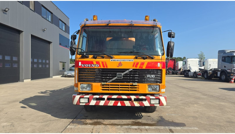 Volvo FL 10 - 320 (10500L + 1500L / 10 TYRES FULL STEEL / HIGH PRESSURE + VACUUM / POMPE MANUELLE / MANUAL PUMP) - Limpieza de alcantarillado: foto 2 Volvo FL 10 - 320 (10500L + 1500L / 10 TYRES FULL STEEL / HIGH PRESSURE + VACUUM / POMPE MANUELLE / MANUAL PUMP) - Limpieza de alcantarillado: foto 2