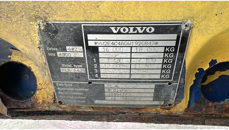 Camión cisterna Volvo FL 6-18 (12400 LITERS / 3 COMPARTIMENTS / EURO 2 / STEEL SUSP. / LAMES): foto 12 Camión cisterna Volvo FL 6-18 (12400 LITERS / 3 COMPARTIMENTS / EURO 2 / STEEL SUSP. / LAMES): foto 12