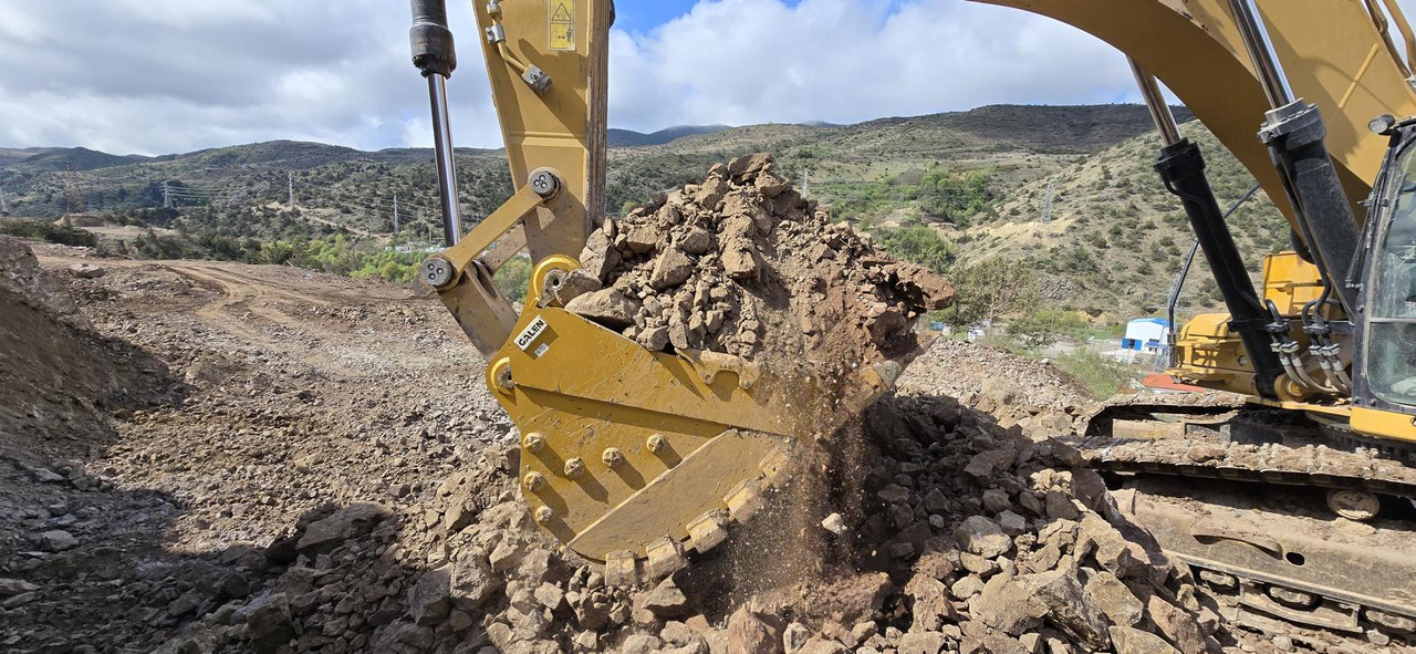 CAT 349 Armored Heavy Duty Bucket - Cazo para excavadora para Excavadora de cadenas: foto 1 CAT 349 Armored Heavy Duty Bucket - Cazo para excavadora para Excavadora de cadenas: foto 1