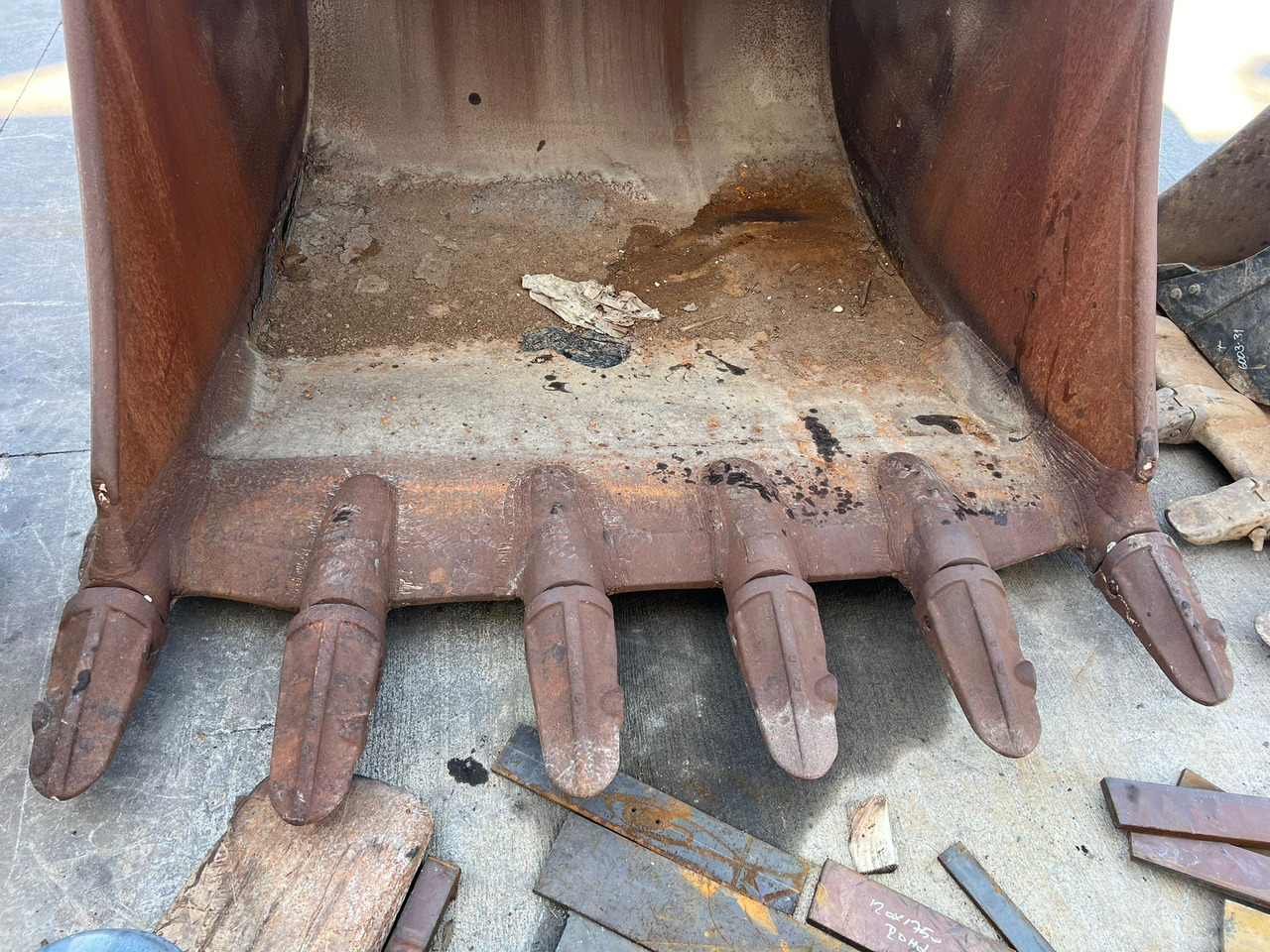 KOMATSU PC850 - Cazo para excavadora para Maquinaria de construcción: foto 2 KOMATSU PC850 - Cazo para excavadora para Maquinaria de construcción: foto 2