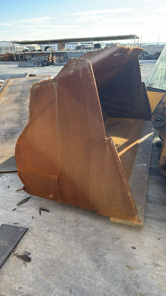 KOMATSU WA470 Second Hand Bucket - Cazo cargador para Cazo cargador: foto 2 KOMATSU WA470 Second Hand Bucket - Cazo cargador para Cazo cargador: foto 2