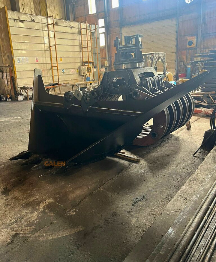 Komatsu PC300 Trapeze Bucket - Cazo para excavadora: foto 1 Komatsu PC300 Trapeze Bucket - Cazo para excavadora: foto 1