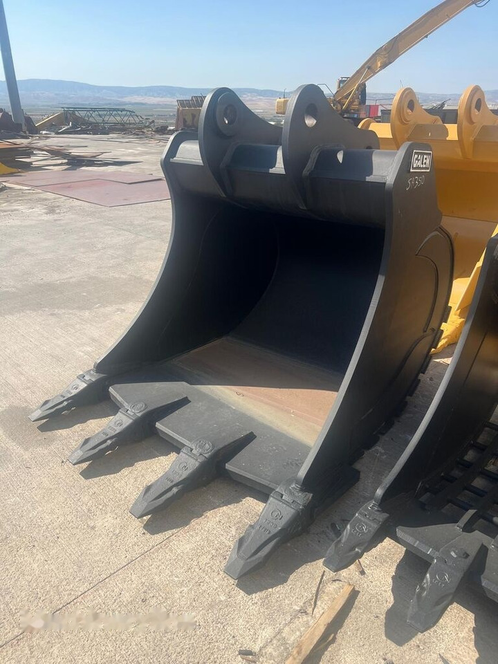 Komatsu PC350 Bucket from Stock - Cazo para excavadora: foto 2 Komatsu PC350 Bucket from Stock - Cazo para excavadora: foto 2