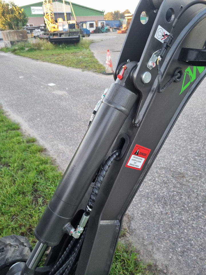 Miniexcavadora WCM CTX 8010 Servo Diesel: foto 13