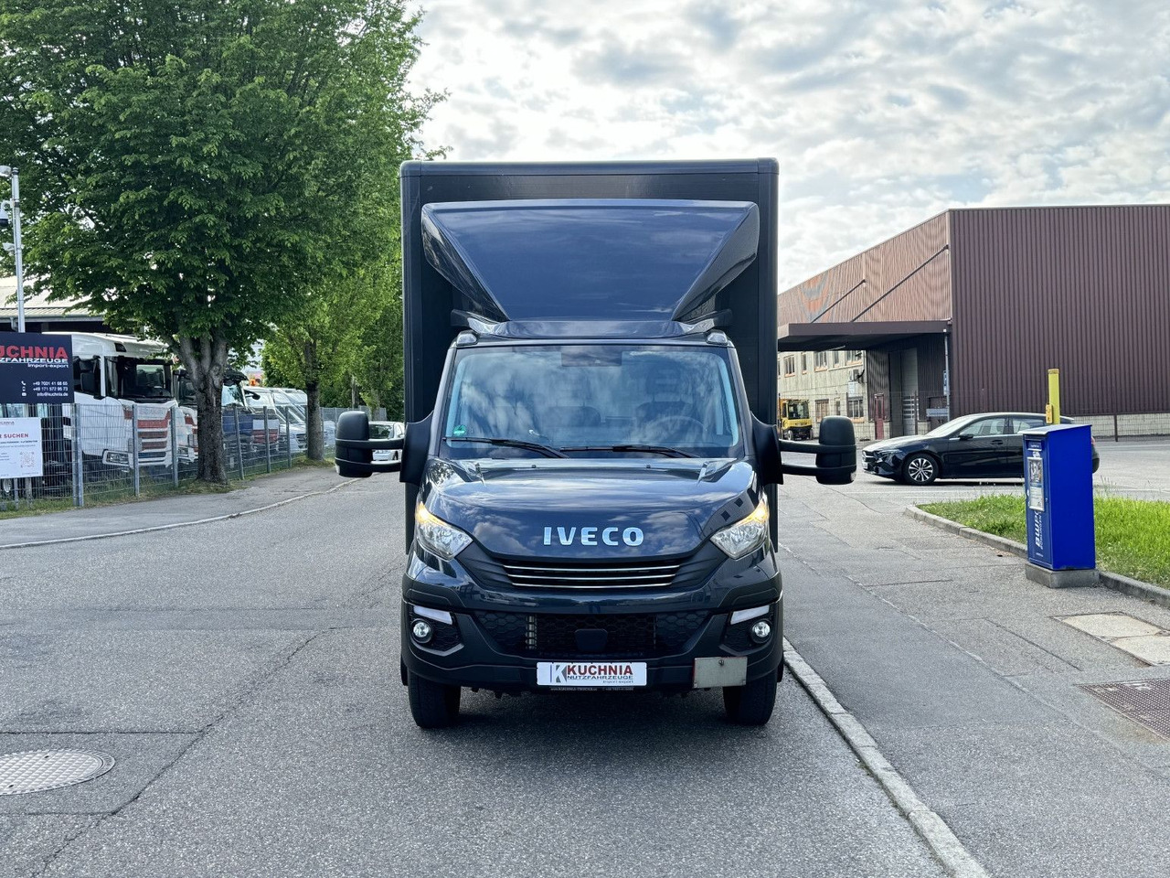 Iveco Daily 72c180 Hi-Matic Koffer LBW Luftgef. Klima - Furgoneta caja cerrada: foto 2 Iveco Daily 72c180 Hi-Matic Koffer LBW Luftgef. Klima - Furgoneta caja cerrada: foto 2