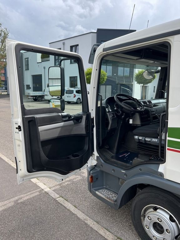 Furgoneta frigorifica MAN TGL 8.220 Kühlkoffer 5,26m LBW Klima Luftgef. MAN TGL 8.220 Kühlkoffer 5,26m LBW Klima Luftgef.: foto 13 Furgoneta frigorifica MAN TGL 8.220 Kühlkoffer 5,26m LBW Klima Luftgef. MAN TGL 8.220 Kühlkoffer 5,26m LBW Klima Luftgef.: foto 13