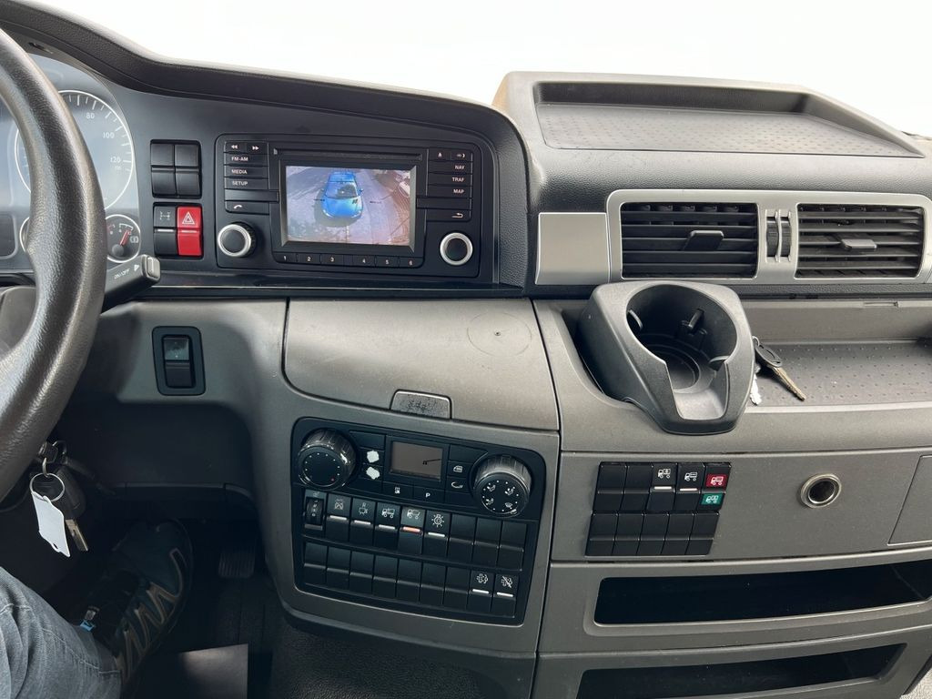 Furgoneta frigorifica MAN TGL 8.220 Kühlkoffer 5,26m LBW Klima Luftgef. MAN TGL 8.220 Kühlkoffer 5,26m LBW Klima Luftgef.: foto 17 Furgoneta frigorifica MAN TGL 8.220 Kühlkoffer 5,26m LBW Klima Luftgef. MAN TGL 8.220 Kühlkoffer 5,26m LBW Klima Luftgef.: foto 17