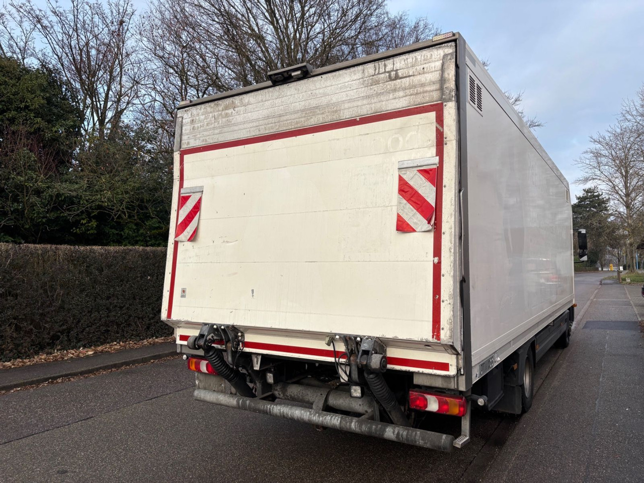 Mercedes-Benz Atego III 1223L, Euro-6,Klima, LBW - Camión caja cerrada: foto 4 Mercedes-Benz Atego III 1223L, Euro-6,Klima, LBW - Camión caja cerrada: foto 4