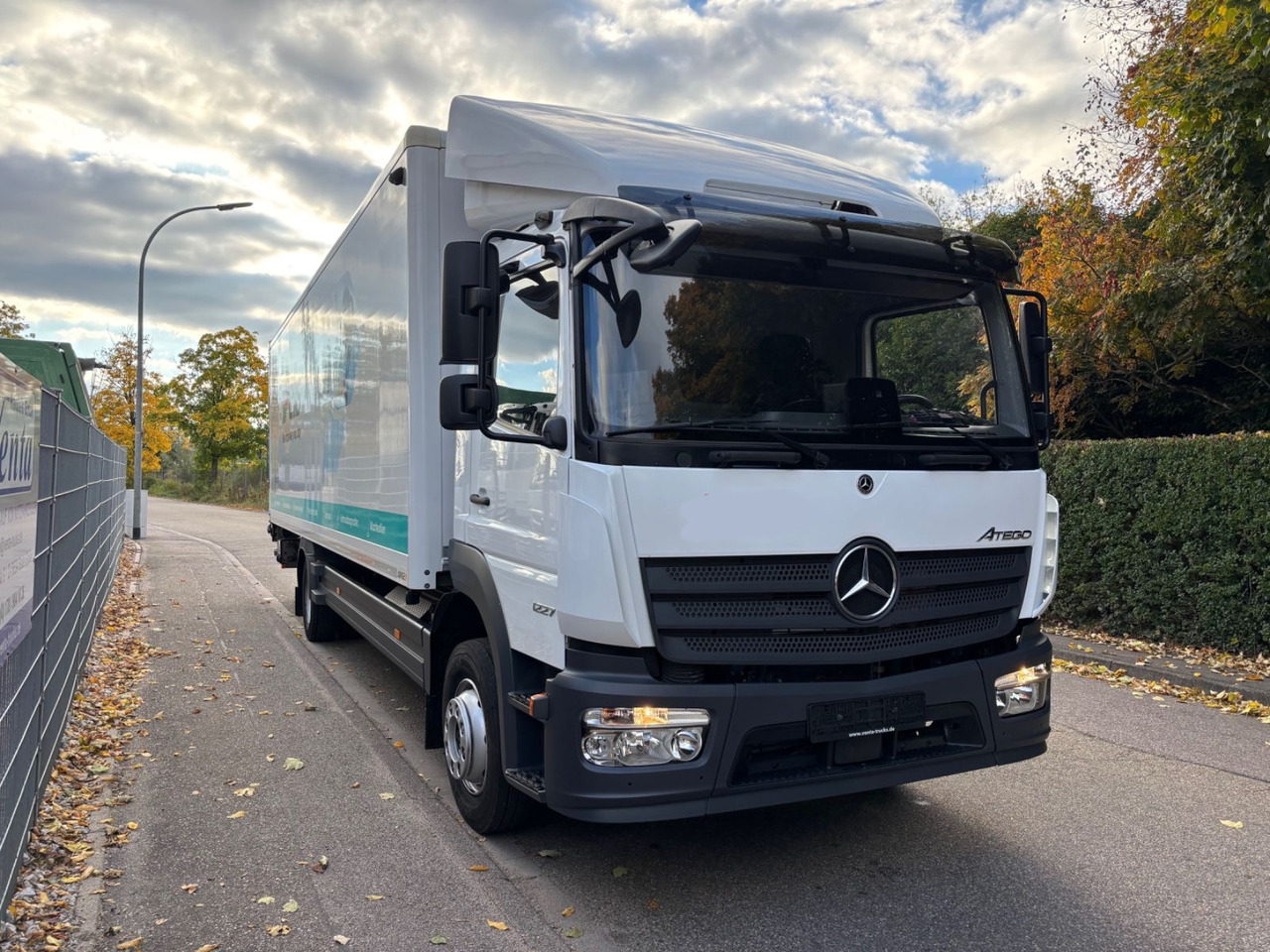 Mercedes-Benz Atego III 1227L, Euro-6, 2xAHK, Klima, Abbiegeas - Camión caja cerrada: foto 3 Mercedes-Benz Atego III 1227L, Euro-6, 2xAHK, Klima, Abbiegeas - Camión caja cerrada: foto 3