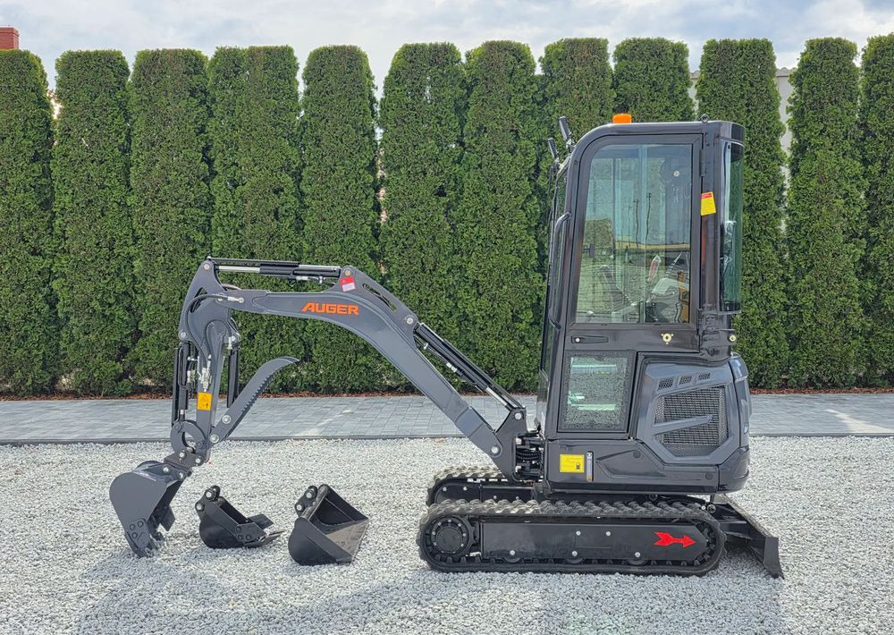 Kubota AUGER NM 18, SILNIK KUBOTA, 3 ŁYŻKI, MINIKOPARKA - Miniexcavadora: foto 5 Kubota AUGER NM 18, SILNIK KUBOTA, 3 ŁYŻKI, MINIKOPARKA - Miniexcavadora: foto 5