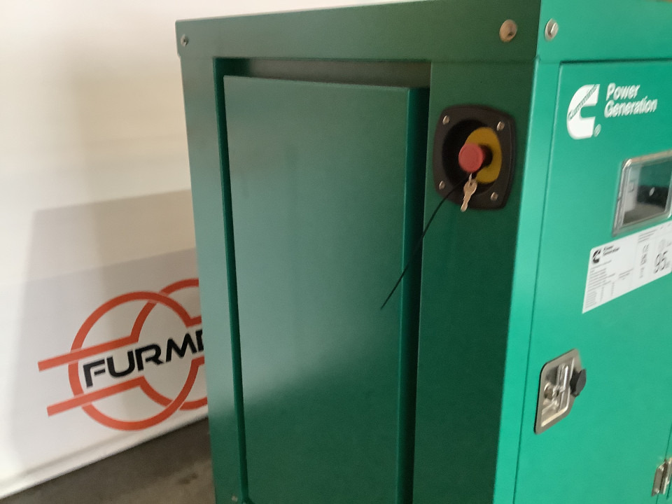 Cummins 55KVA Brand new - Generador industriale: foto 3 Cummins 55KVA Brand new - Generador industriale: foto 3