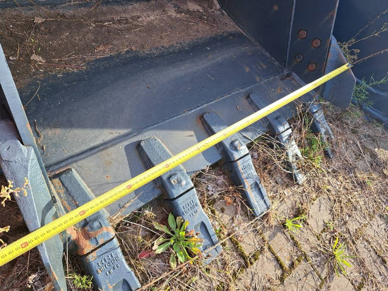 Hyundai Exacavator Digging Bucket 140, 6N4-37000 - Cazo para Maquinaria de construcción: foto 2 Hyundai Exacavator Digging Bucket 140, 6N4-37000 - Cazo para Maquinaria de construcción: foto 2