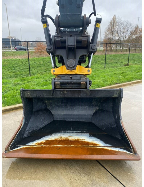 Engcon EC233, OQ80, GB29 = Rotator + Coupler + Gripper + - Implemento para Maquinaria de construcción: foto 2 Engcon EC233, OQ80, GB29 = Rotator + Coupler + Gripper + - Implemento para Maquinaria de construcción: foto 2