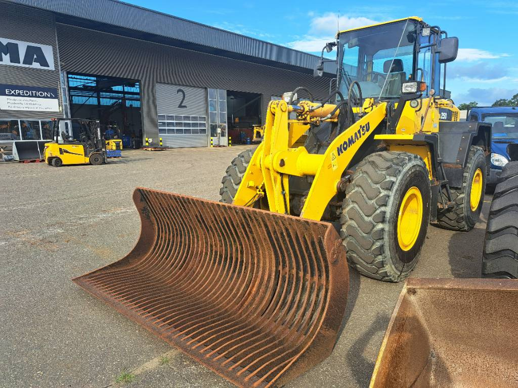 Komatsu WA 250-5H - Cargadora de ruedas: foto 2 Komatsu WA 250-5H - Cargadora de ruedas: foto 2
