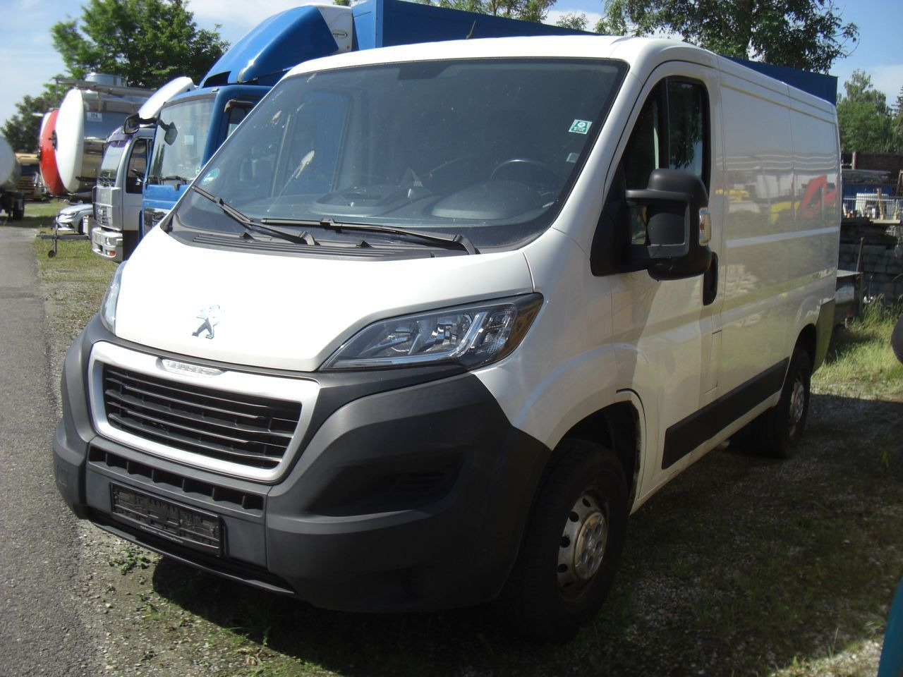 Peugeot BOXER 2,0 KURZ/NIEDRIG - Furgoneta pequeña: foto 2 Peugeot BOXER 2,0 KURZ/NIEDRIG - Furgoneta pequeña: foto 2